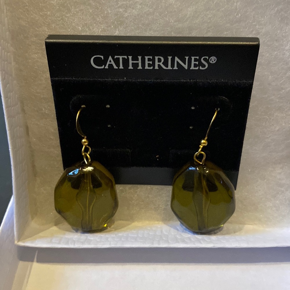 Women’s Catherine’s translucent green bead dangling earrings NWT